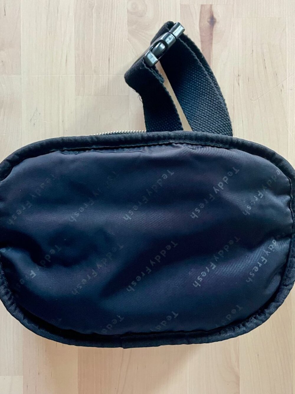 Teddy Fresh Unisex Black & Green Sherpa Fleece Fanny Pack One Size Adjustable - Picture 8 of 9
